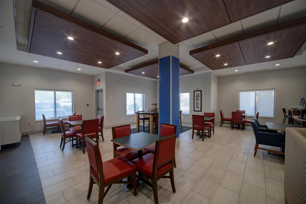 Holiday Inn Express Hotel & Suites Oklahoma City-West Yukon By Ihg Екстериор снимка